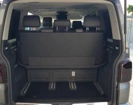 Серый Фольксваген Мультиван, объемом двигателя 2 л и пробегом 130 тыс. км за 9000 $, фото 7 на Automoto.ua