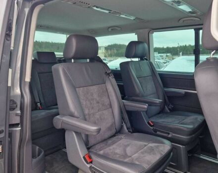 Серый Фольксваген Мультиван, объемом двигателя 2 л и пробегом 221 тыс. км за 10700 $, фото 9 на Automoto.ua