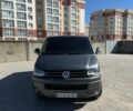 Серый Фольксваген Мультиван, объемом двигателя 1.98 л и пробегом 318 тыс. км за 19000 $, фото 2 на Automoto.ua