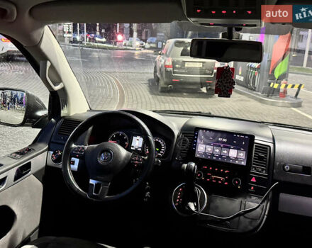 Сірий Фольксваген Мультиван, об'ємом двигуна 1.98 л та пробігом 300 тис. км за 25900 $, фото 19 на Automoto.ua