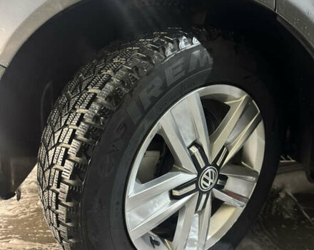 Серый Фольксваген Мультиван, объемом двигателя 1.98 л и пробегом 300 тыс. км за 23000 $, фото 6 на Automoto.ua