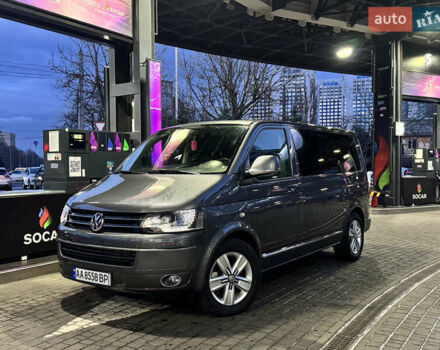 Сірий Фольксваген Мультиван, об'ємом двигуна 1.98 л та пробігом 300 тис. км за 25900 $, фото 1 на Automoto.ua