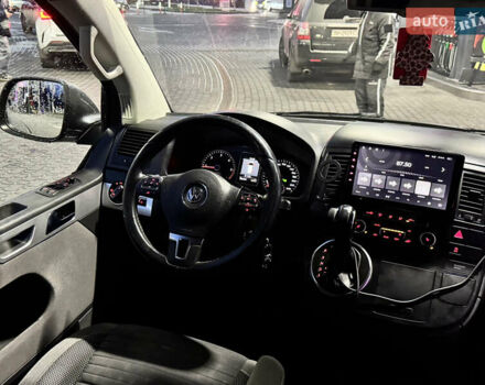 Сірий Фольксваген Мультиван, об'ємом двигуна 1.98 л та пробігом 300 тис. км за 25900 $, фото 12 на Automoto.ua