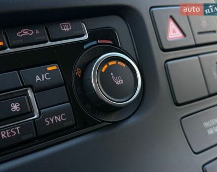 Сірий Фольксваген Мультиван, об'ємом двигуна 1.98 л та пробігом 179 тис. км за 24999 $, фото 57 на Automoto.ua