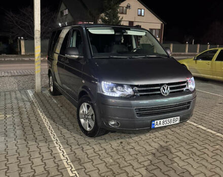 Серый Фольксваген Мультиван, объемом двигателя 1.98 л и пробегом 300 тыс. км за 23000 $, фото 1 на Automoto.ua