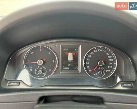 Серый Фольксваген Мультиван, объемом двигателя 1.97 л и пробегом 240 тыс. км за 26500 $, фото 23 на Automoto.ua