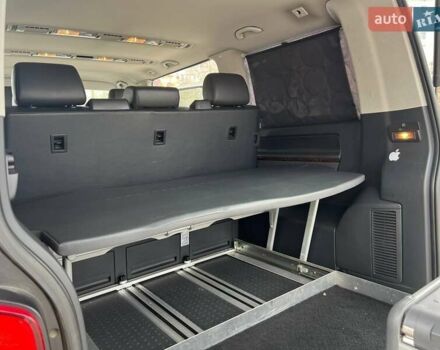 Серый Фольксваген Мультиван, объемом двигателя 1.97 л и пробегом 240 тыс. км за 26500 $, фото 22 на Automoto.ua