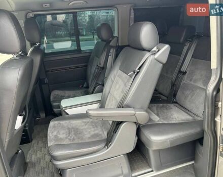 Серый Фольксваген Мультиван, объемом двигателя 1.97 л и пробегом 240 тыс. км за 26500 $, фото 14 на Automoto.ua