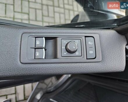 Серый Фольксваген Мультиван, объемом двигателя 1.97 л и пробегом 206 тыс. км за 43890 $, фото 18 на Automoto.ua