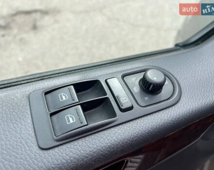 Серый Фольксваген Мультиван, объемом двигателя 1.97 л и пробегом 240 тыс. км за 26500 $, фото 24 на Automoto.ua