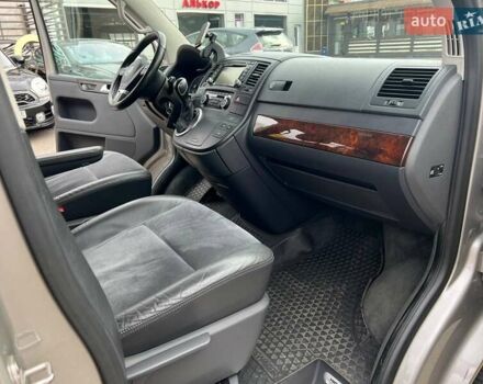 Серый Фольксваген Мультиван, объемом двигателя 1.97 л и пробегом 240 тыс. км за 26500 $, фото 19 на Automoto.ua