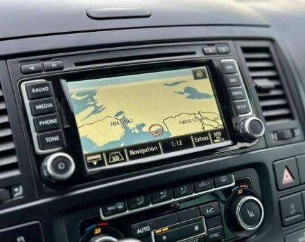 Серый Фольксваген Мультиван, объемом двигателя 2 л и пробегом 180 тыс. км за 9900 $, фото 5 на Automoto.ua