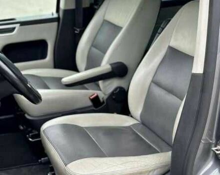 Серый Фольксваген Мультиван, объемом двигателя 2 л и пробегом 180 тыс. км за 9900 $, фото 16 на Automoto.ua