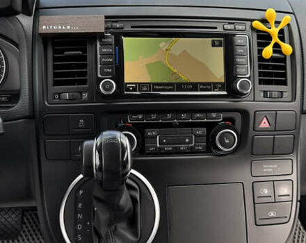 Сірий Фольксваген Мультиван, об'ємом двигуна 1.97 л та пробігом 63 тис. км за 32000 $, фото 5 на Automoto.ua