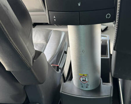 Сірий Фольксваген Мультиван, об'ємом двигуна 1.97 л та пробігом 63 тис. км за 32000 $, фото 16 на Automoto.ua