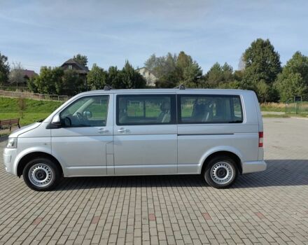 Серый Фольксваген Мультиван, объемом двигателя 2 л и пробегом 178 тыс. км за 10300 $, фото 4 на Automoto.ua