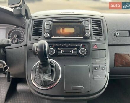 Серый Фольксваген Мультиван, объемом двигателя 1.97 л и пробегом 240 тыс. км за 26500 $, фото 16 на Automoto.ua