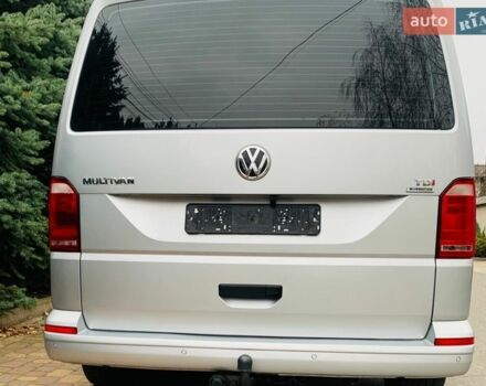 Серый Фольксваген Мультиван, объемом двигателя 2 л и пробегом 167 тыс. км за 32500 $, фото 3 на Automoto.ua