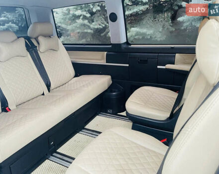 Серый Фольксваген Мультиван, объемом двигателя 2 л и пробегом 163 тыс. км за 32900 $, фото 30 на Automoto.ua