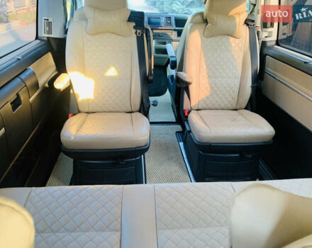 Сірий Фольксваген Мультиван, об'ємом двигуна 2 л та пробігом 164 тис. км за 32900 $, фото 25 на Automoto.ua