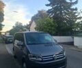 Сірий Фольксваген Мультиван, об'ємом двигуна 2 л та пробігом 288 тис. км за 35143 $, фото 2 на Automoto.ua