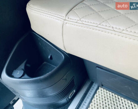 Сірий Фольксваген Мультиван, об'ємом двигуна 2 л та пробігом 164 тис. км за 32900 $, фото 39 на Automoto.ua