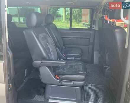 Серый Фольксваген Мультиван, объемом двигателя 1.97 л и пробегом 110 тыс. км за 48000 $, фото 4 на Automoto.ua