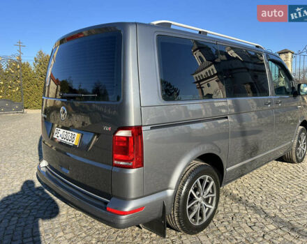 Серый Фольксваген Мультиван, объемом двигателя 2 л и пробегом 209 тыс. км за 27900 $, фото 7 на Automoto.ua