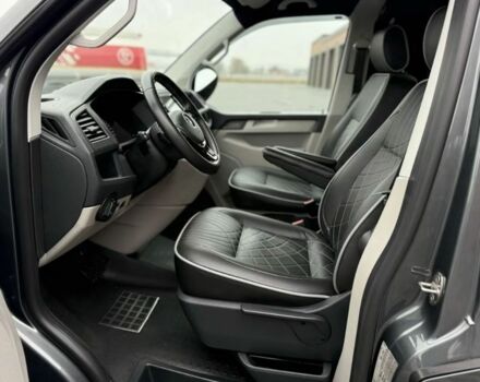 Серый Фольксваген Мультиван, объемом двигателя 2 л и пробегом 209 тыс. км за 27900 $, фото 5 на Automoto.ua