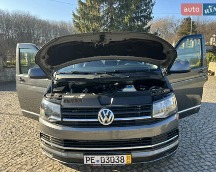 Серый Фольксваген Мультиван, объемом двигателя 2 л и пробегом 209 тыс. км за 27900 $, фото 71 на Automoto.ua