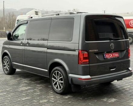 Серый Фольксваген Мультиван, объемом двигателя 2 л и пробегом 209 тыс. км за 27900 $, фото 3 на Automoto.ua