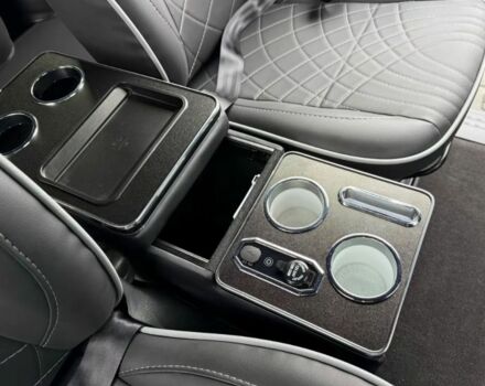 Серый Фольксваген Мультиван, объемом двигателя 2 л и пробегом 209 тыс. км за 27900 $, фото 11 на Automoto.ua