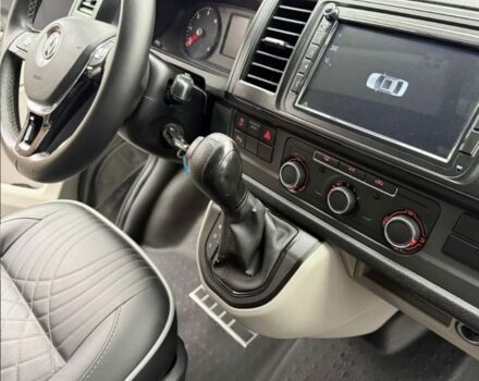 Серый Фольксваген Мультиван, объемом двигателя 2 л и пробегом 209 тыс. км за 27900 $, фото 7 на Automoto.ua