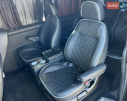 Сірий Фольксваген Мультиван, об'ємом двигуна 2 л та пробігом 209 тис. км за 27900 $, фото 54 на Automoto.ua