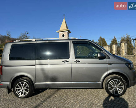 Серый Фольксваген Мультиван, объемом двигателя 2 л и пробегом 209 тыс. км за 27900 $, фото 4 на Automoto.ua