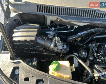 Серый Фольксваген Мультиван, объемом двигателя 2 л и пробегом 209 тыс. км за 27900 $, фото 74 на Automoto.ua