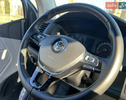 Сірий Фольксваген Мультиван, об'ємом двигуна 2 л та пробігом 209 тис. км за 27900 $, фото 68 на Automoto.ua