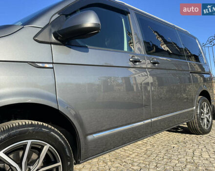 Серый Фольксваген Мультиван, объемом двигателя 2 л и пробегом 209 тыс. км за 27900 $, фото 24 на Automoto.ua