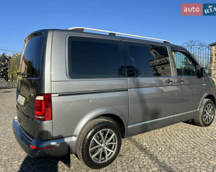 Сірий Фольксваген Мультиван, об'ємом двигуна 2 л та пробігом 209 тис. км за 27900 $, фото 25 на Automoto.ua