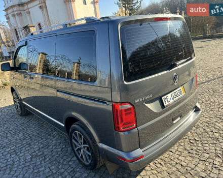 Сірий Фольксваген Мультиван, об'ємом двигуна 2 л та пробігом 209 тис. км за 27900 $, фото 39 на Automoto.ua