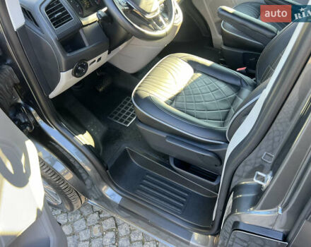 Серый Фольксваген Мультиван, объемом двигателя 2 л и пробегом 209 тыс. км за 27900 $, фото 46 на Automoto.ua