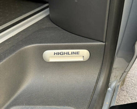 Сірий Фольксваген Мультиван, об'ємом двигуна 2 л та пробігом 115 тис. км за 49900 $, фото 15 на Automoto.ua