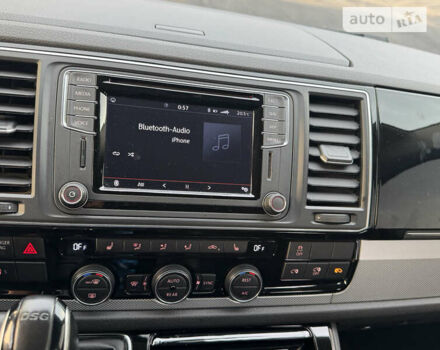 Сірий Фольксваген Мультиван, об'ємом двигуна 2 л та пробігом 115 тис. км за 49900 $, фото 8 на Automoto.ua