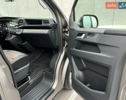 Серый Фольксваген Мультиван, объемом двигателя 1.97 л и пробегом 115 тыс. км за 67700 $, фото 45 на Automoto.ua