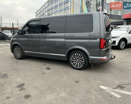 Серый Фольксваген Мультиван, объемом двигателя 1.97 л и пробегом 120 тыс. км за 57800 $, фото 2 на Automoto.ua