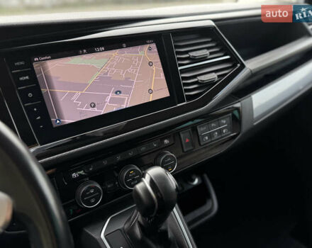 Серый Фольксваген Мультиван, объемом двигателя 2 л и пробегом 194 тыс. км за 50300 $, фото 65 на Automoto.ua