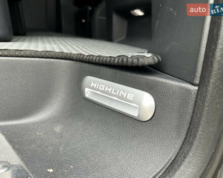 Серый Фольксваген Мультиван, объемом двигателя 1.97 л и пробегом 120 тыс. км за 57800 $, фото 11 на Automoto.ua