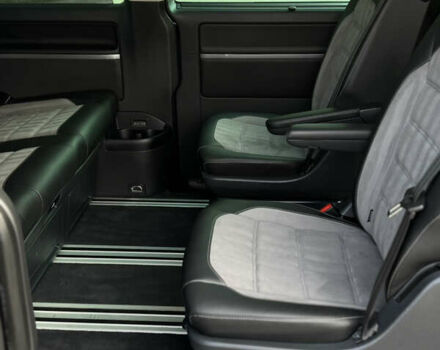 Серый Фольксваген Мультиван, объемом двигателя 2 л и пробегом 194 тыс. км за 50300 $, фото 17 на Automoto.ua