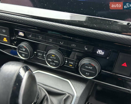 Серый Фольксваген Мультиван, объемом двигателя 1.97 л и пробегом 120 тыс. км за 57800 $, фото 22 на Automoto.ua