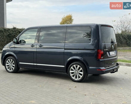 Серый Фольксваген Мультиван, объемом двигателя 2 л и пробегом 194 тыс. км за 50300 $, фото 40 на Automoto.ua